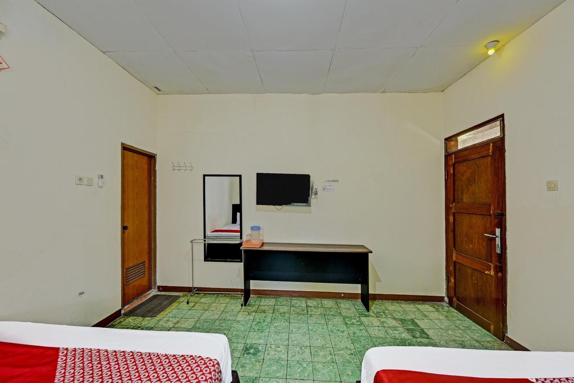 Oyo 90443 Hotel New Kartika In Cilopadang 外观 照片